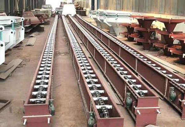 鏈式輸(shū)送機工(gong)作中